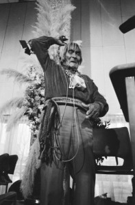 De behandeling van de zaak van de Hopi-indianen in de Verengide Staten. Foto: Rob Bogaert, Anefo. Nationaal Archief.